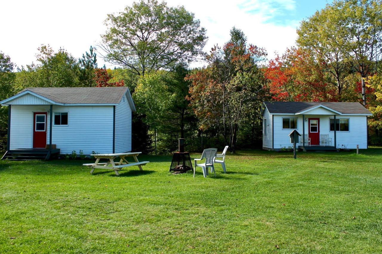 Chalet Au Bord Du St-Maurice La Tuque Exterior photo